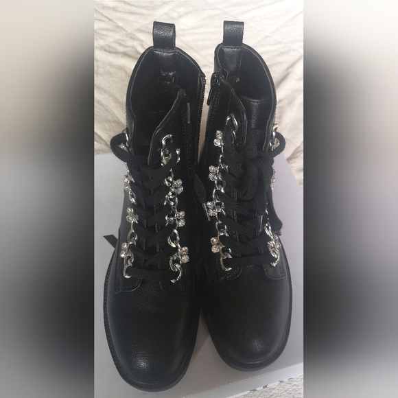 Boots XOXO. Size 6M. - Picture 3 of 9